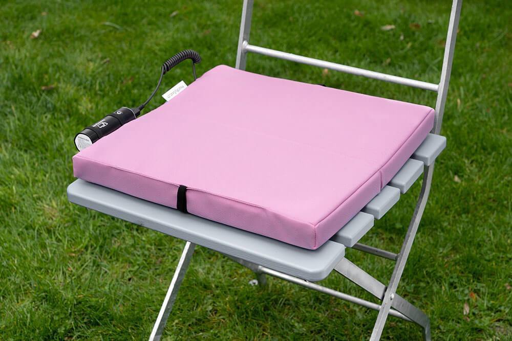 Still looking for a Christmas present for your wife? She'll love a cute pink wireless heating pad!